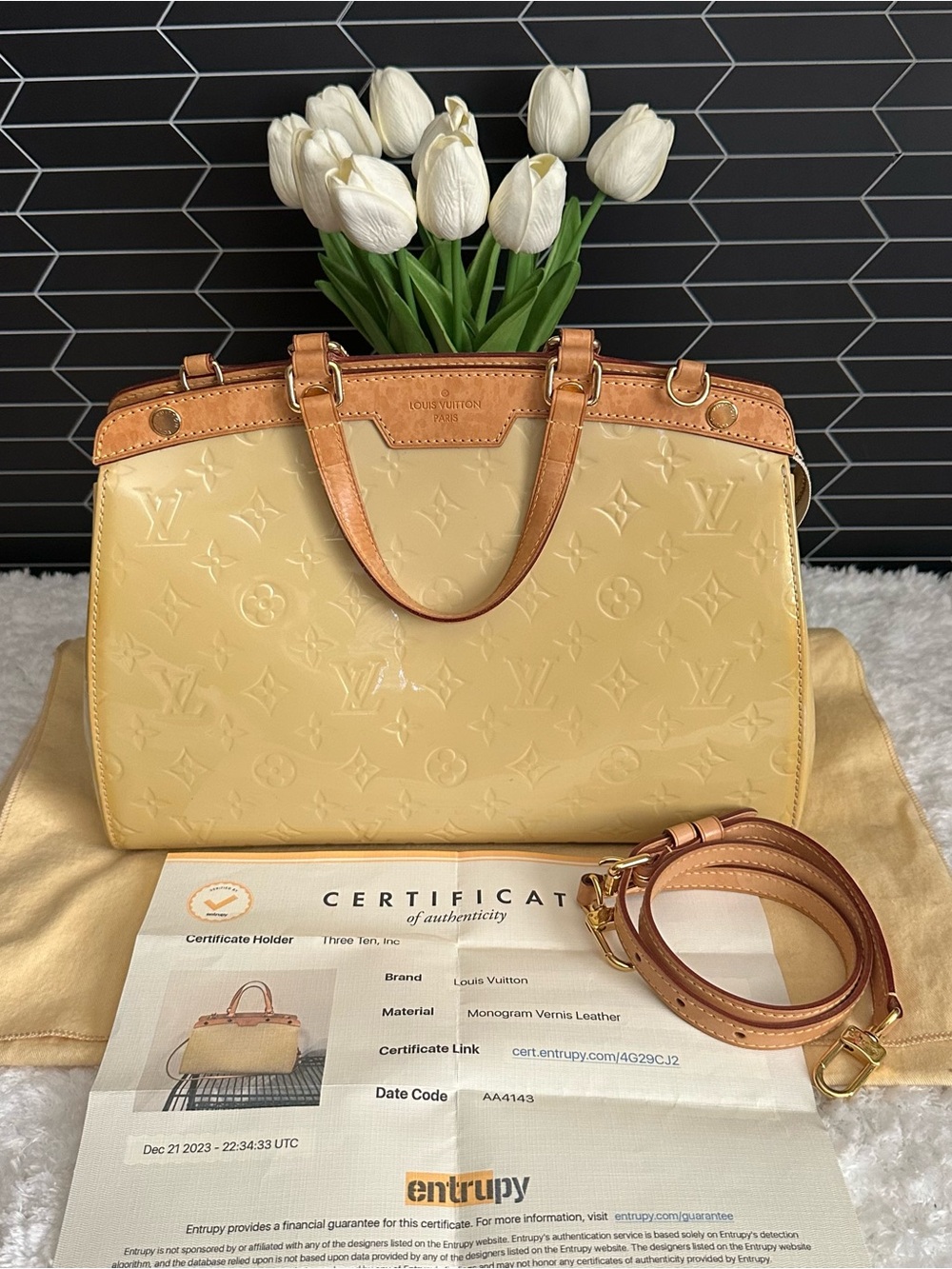 Louis Vuitton - Brea Yellow Vernis Handbag